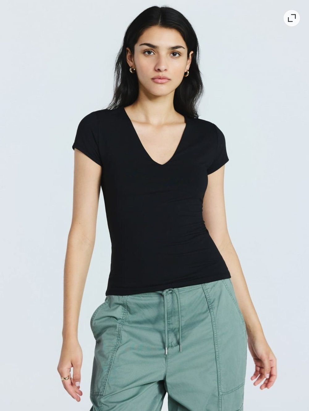 NWT Scoop black v neck contour top size Medium (8-10).